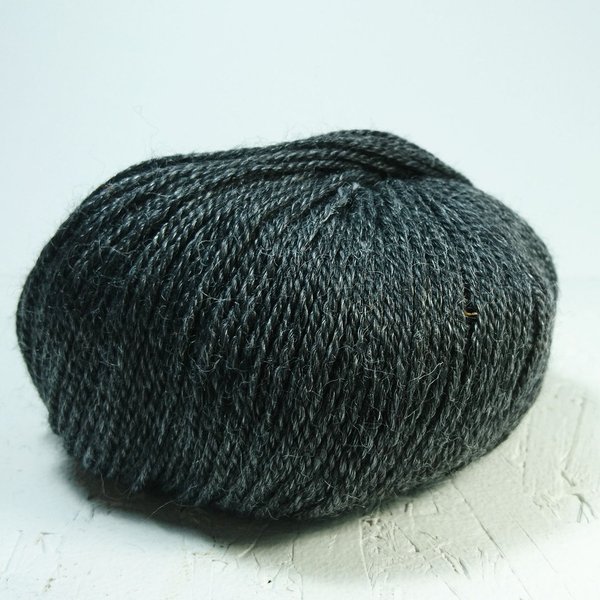 No. 3 Organic Wool + Nettle - 1102 Coke