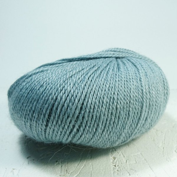 No. 3 Organic Wool + Nettle - 1111 Pale Green