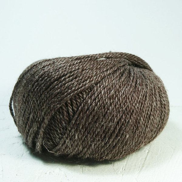 No. 4 Organic Wool + Nettle - 839 Chocolate