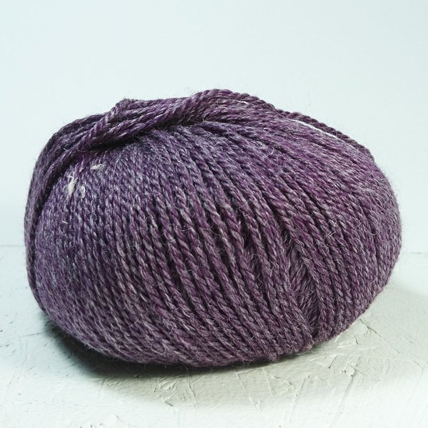 No. 4 Organic Wool + Nettle - 812 Dark Purple