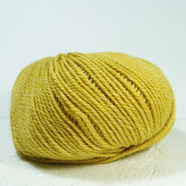 No. 4 Organic Wool + Nettle - 822 Curry